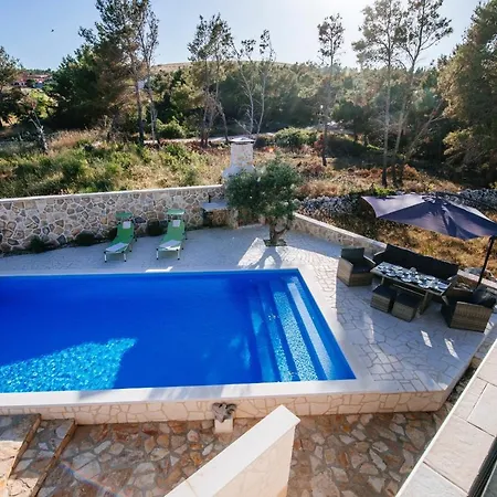 Poolincluded Villa Lozice * Вир