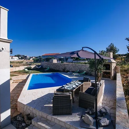 Вилла Poolincluded Villa Lozice Вир