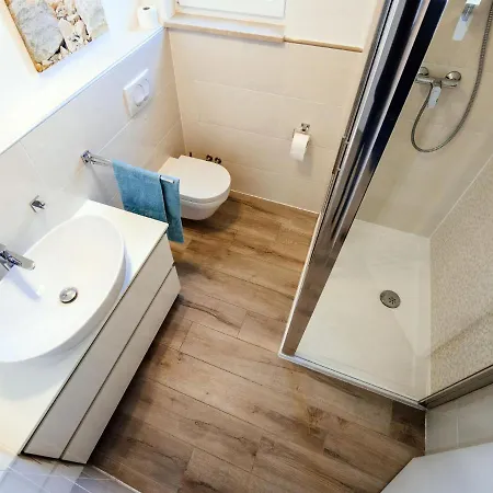 Вилла Poolincluded Villa Lozice *