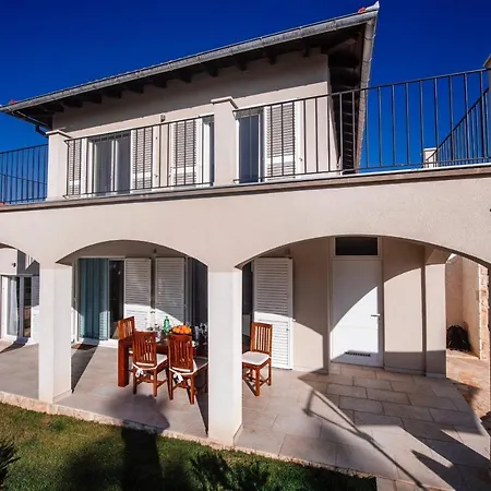 Poolincluded Villa Lozice Вилла Вир